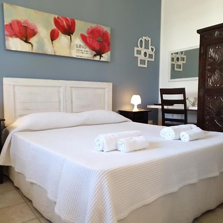 Blue Dolphin Guest House Альгеро Экстерьер фото