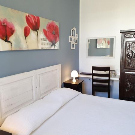 Blue Dolphin Guest House Альгеро Экстерьер фото