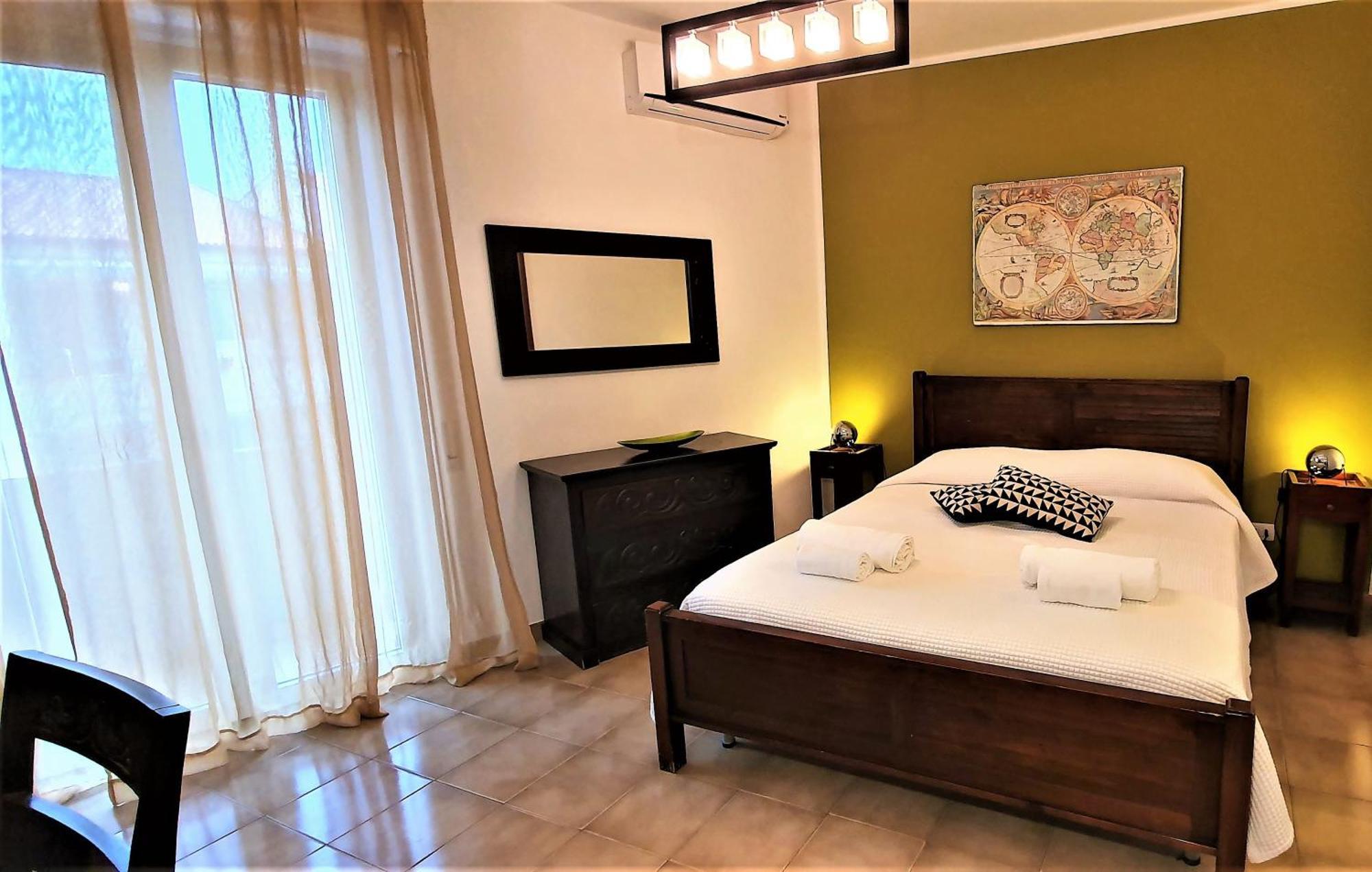 Blue Dolphin Guest House Альгеро Экстерьер фото